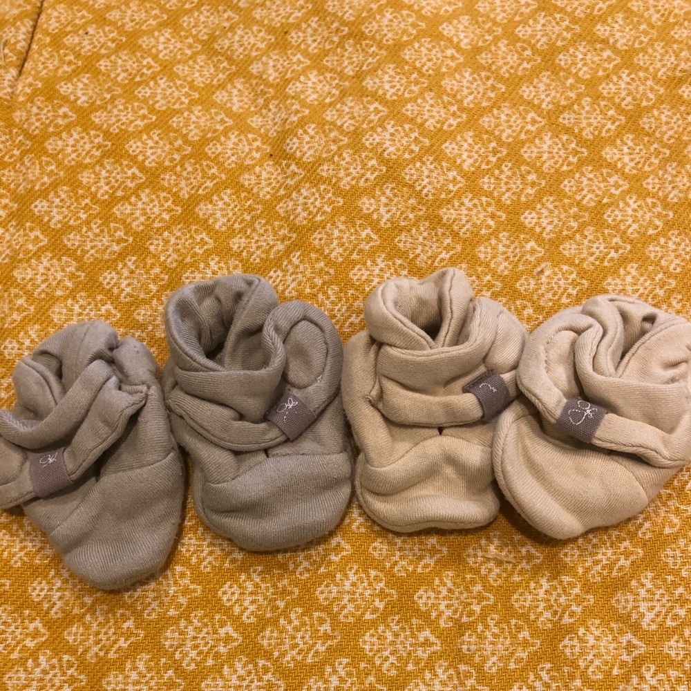 Stay on premie booties